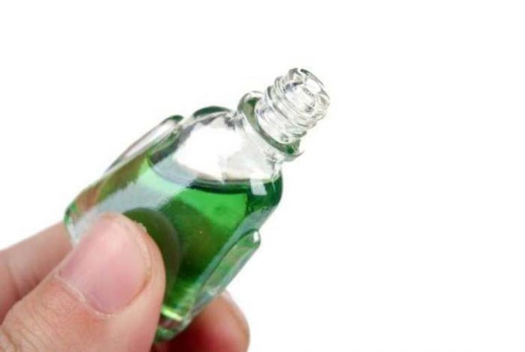 Bôi dầu gió vào 2 điểm này trước khi đi ngủ: Cơ thể lúc nào cũng khỏe re, không lo bệnh tật