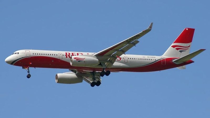 Máy bay chở hơn 400 khách ch áy động cơ trên không