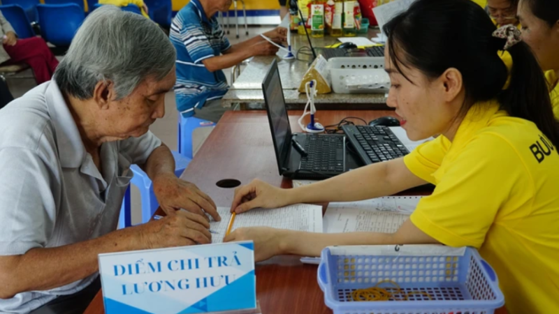 Đóng BHXH đủ 24 năm, được hưởng lương hưu hằng tháng