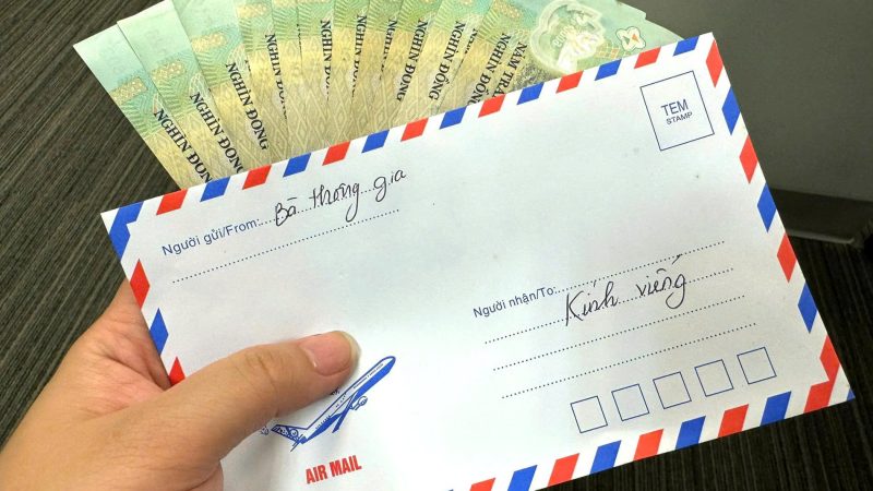 Thông gia nghèo gửi 50 triệu tiền phúng điếu, cả nhà xôn xao bàng hoàng, mở ra thấy bức thư bên trong, đọc mà ch/ế/t l/ặ/n/g