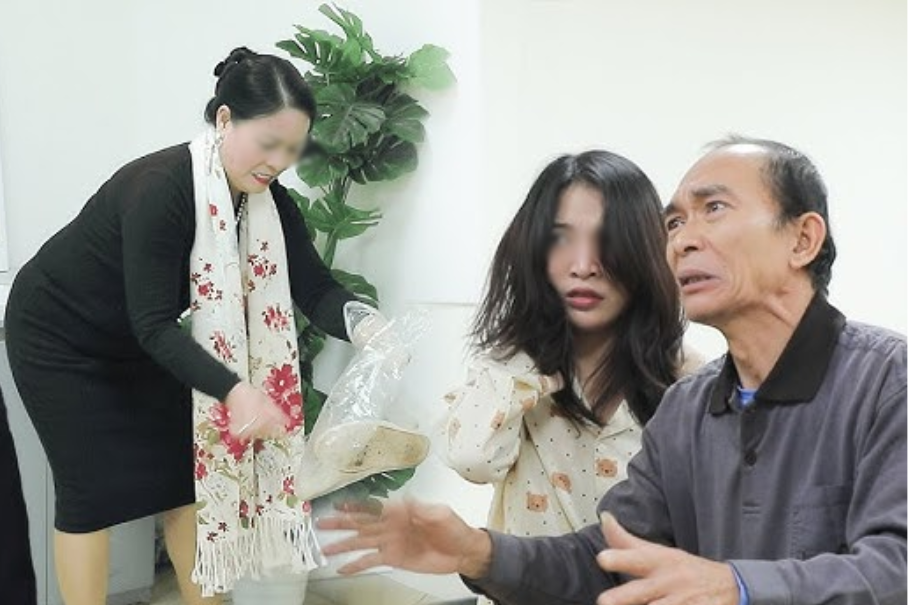 Lặn lội 300km mang quà Tết tặng thông gia, tôi sững sờ với sự thật phũ phàng