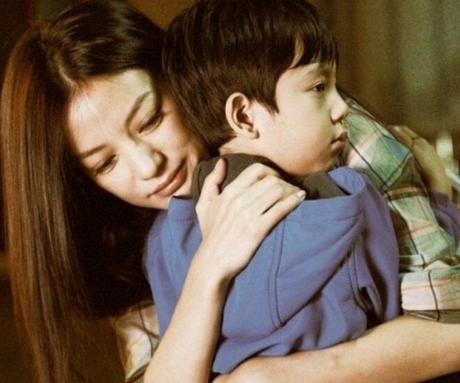 Vợ cũ đến thăm rồi ngủ lại, nửa đêm nghe âm thanh ngoài phòng khách, hôm sau tôi xin cô ấy tái hôn