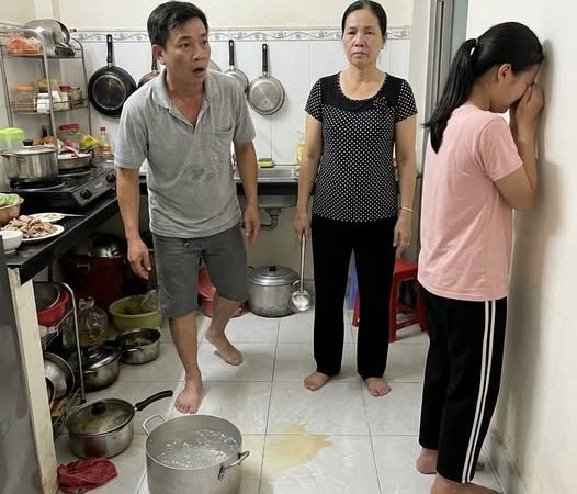 Tôi làm bố đơn thân thường xuyên phải đi công tác, đành thuê người giúp việc ở nhà chăm sóc con gái
